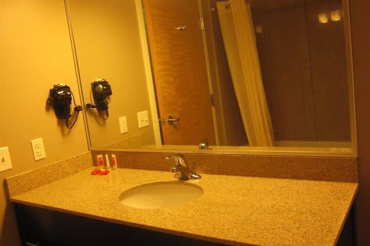 Room 33 of 49